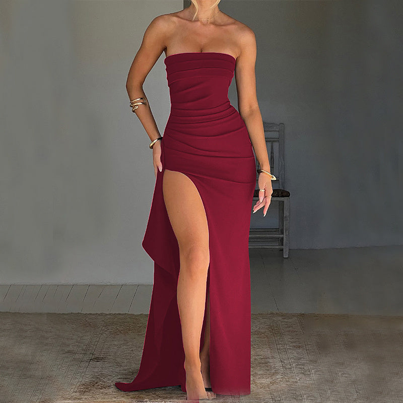 “Bare Affair” – The Backless A-Line That Owns the Night