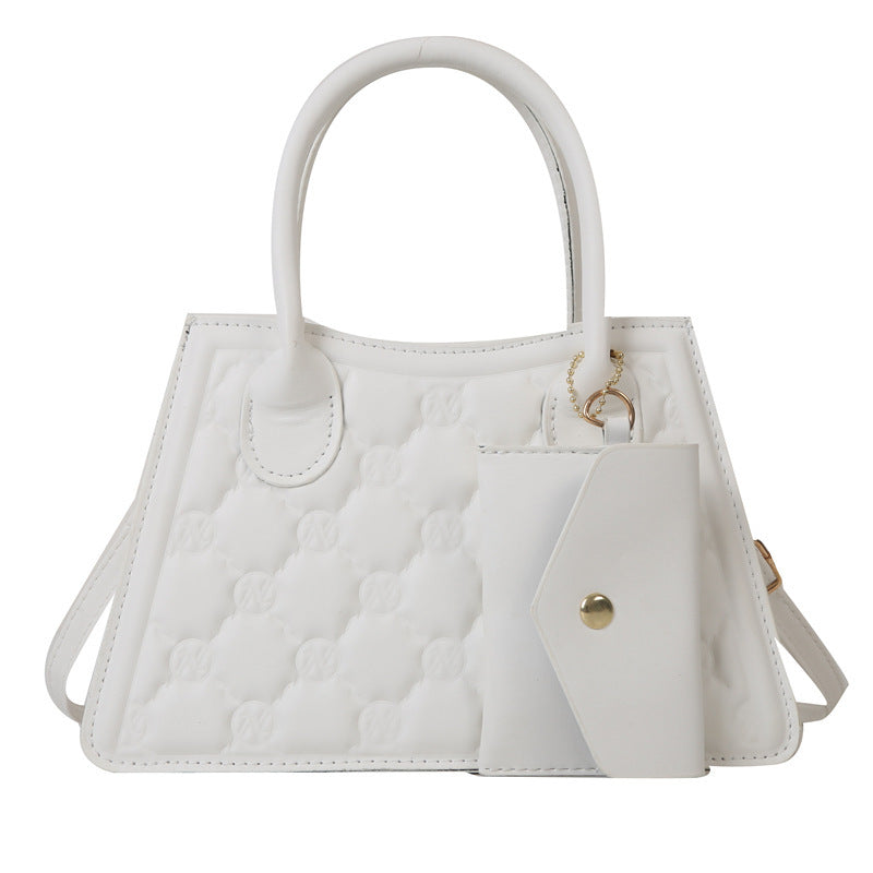 “Side Hustle” – The Street-Chic Shoulder Bag That Goes With Everything