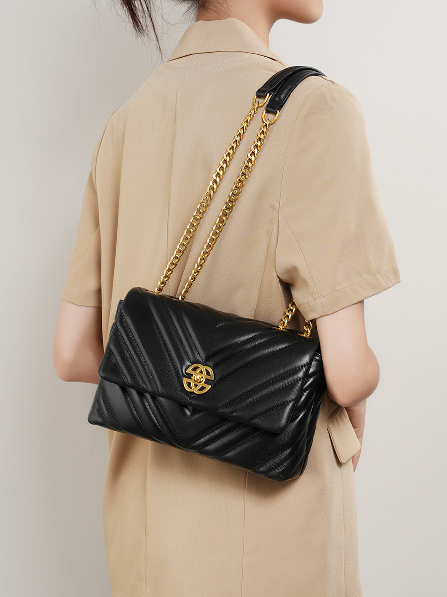 “Vintage Vice” – The Retro Leather Shoulder Bag with Serious Style