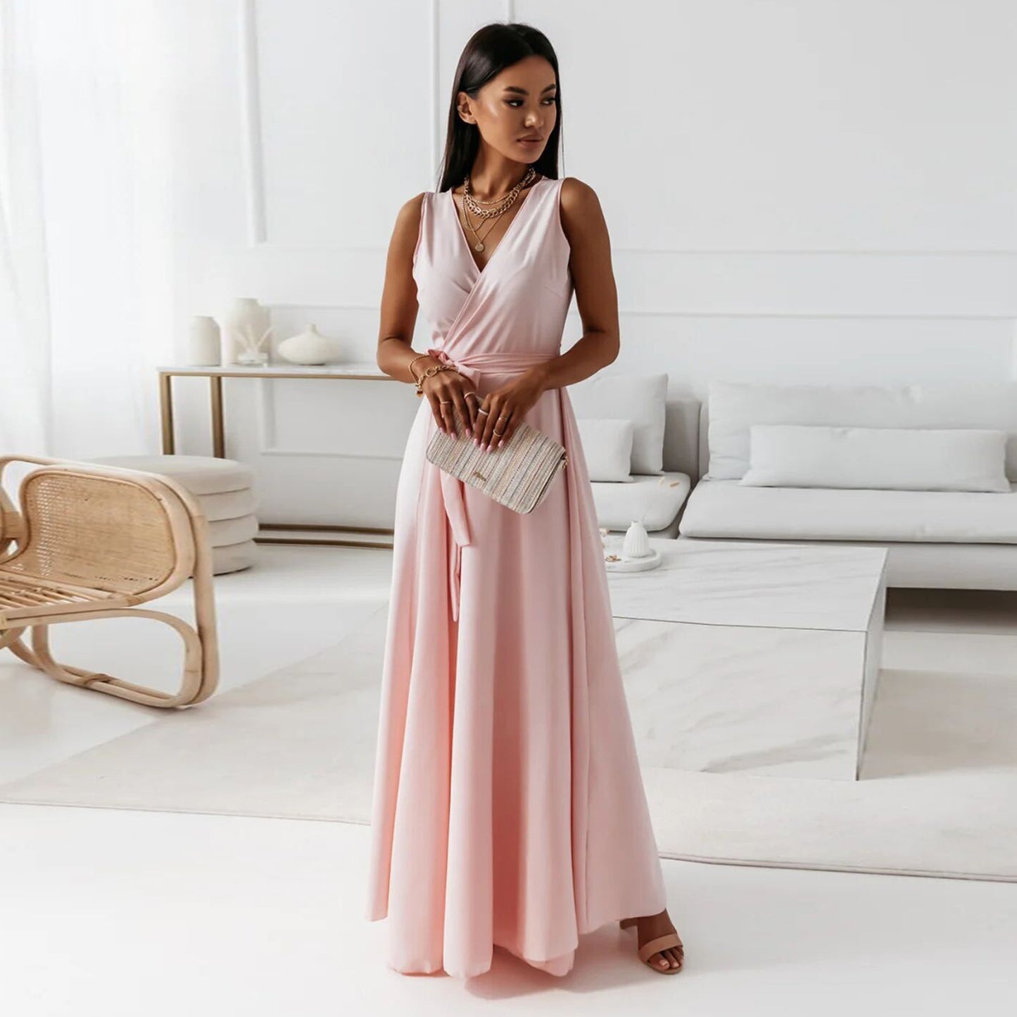 “All the Right Moves” – The Everyday Dress with Effortless Elegance