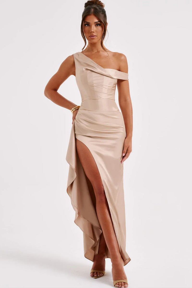 “Silk Statement” – The One-Shoulder Satin Dress That Speaks Volumes