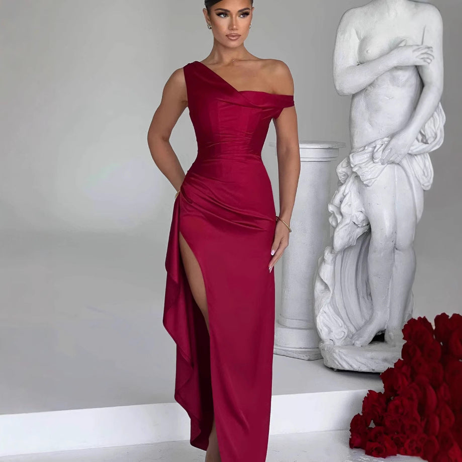 “Silk Statement” – The One-Shoulder Satin Dress That Speaks Volumes