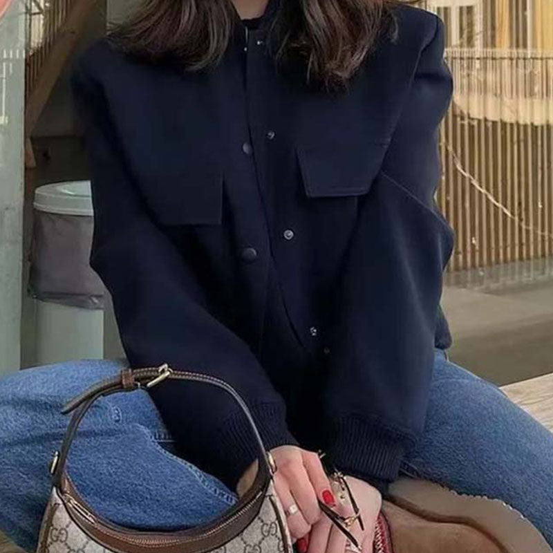 Short Jacket with Large Pockets – Loose Fit for Women