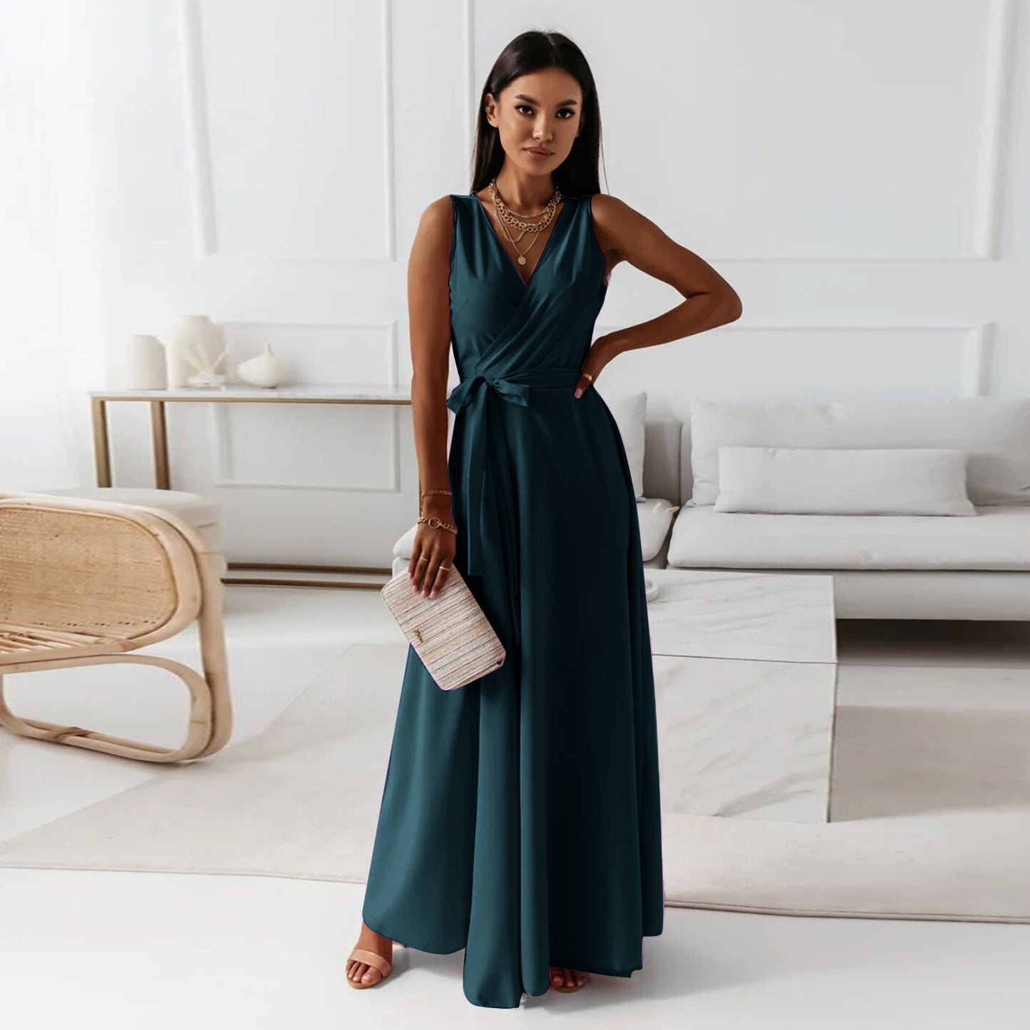 “All the Right Moves” – The Everyday Dress with Effortless Elegance
