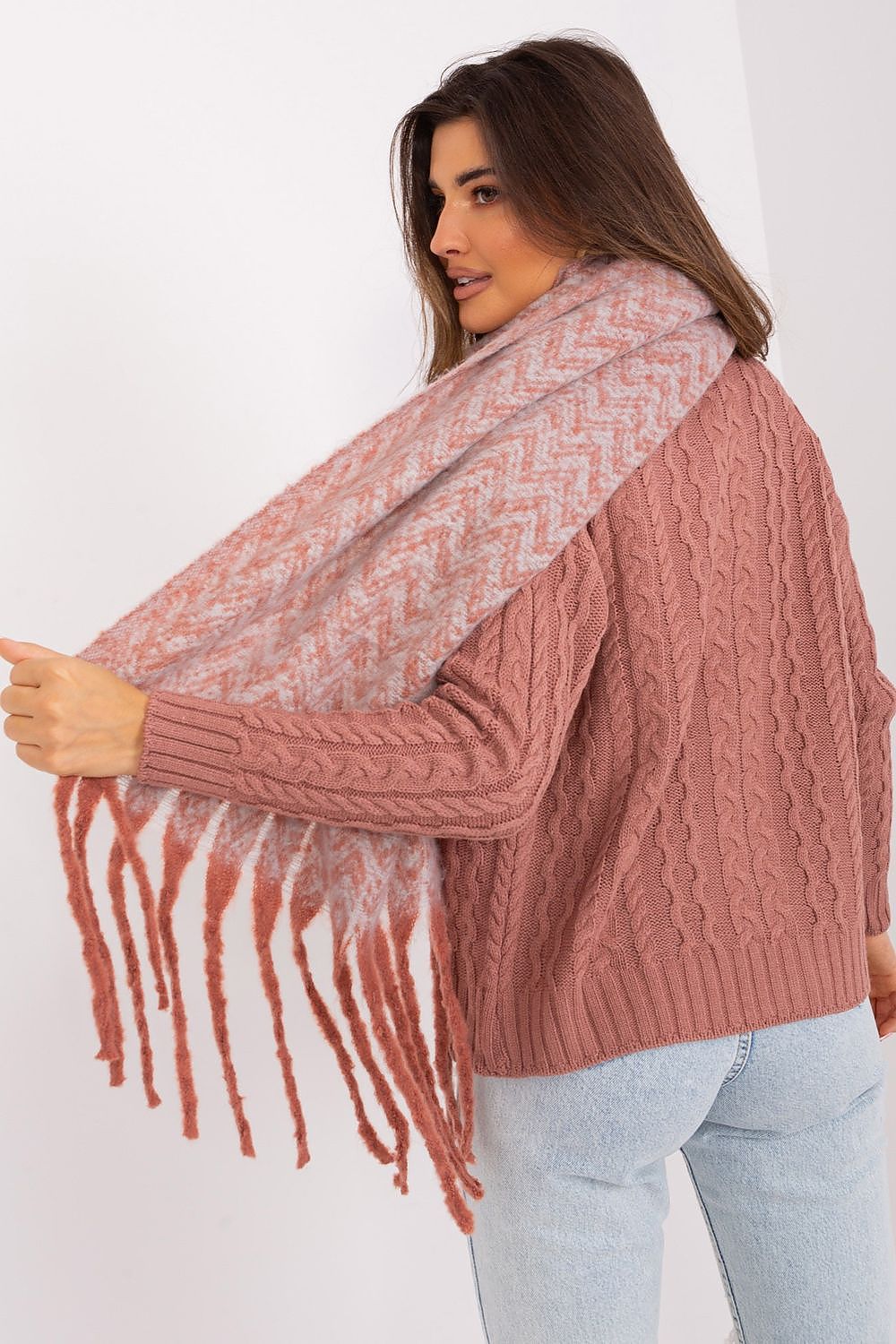 Shawl model 205972 AT