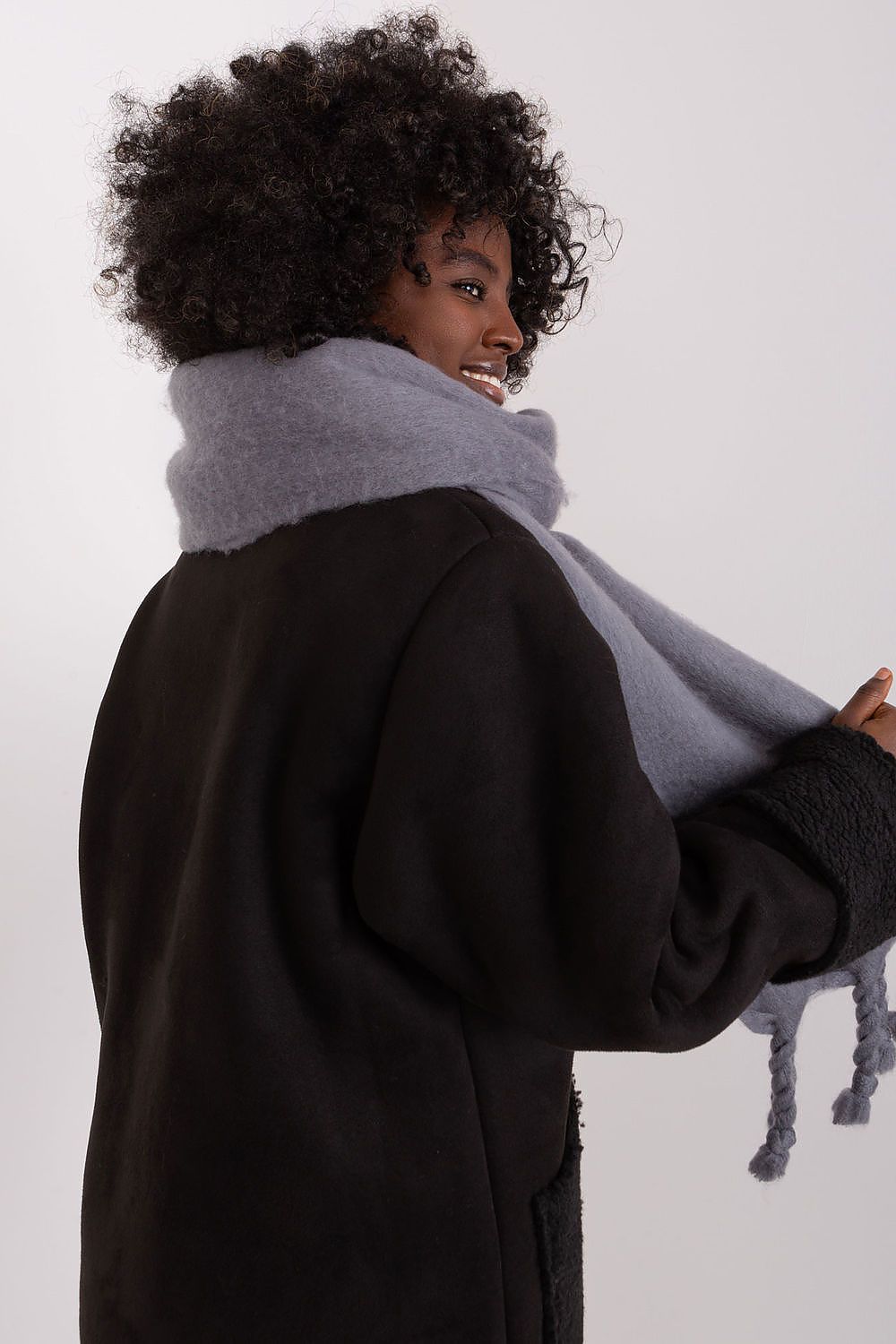  Shawl model 190582 AT 