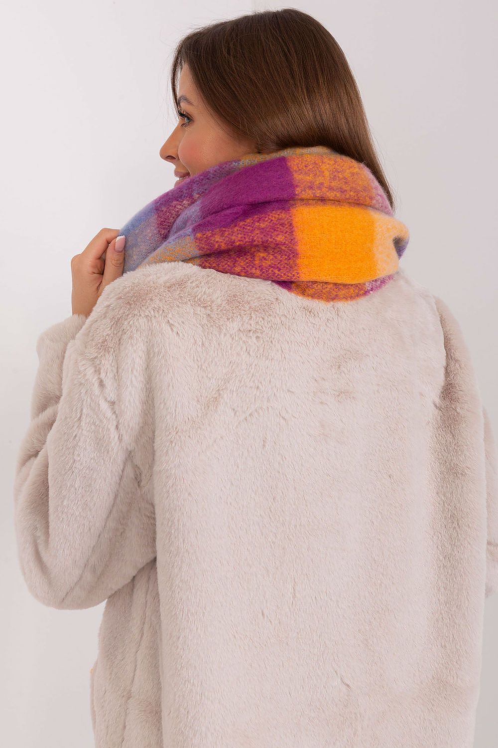  Shawl model 191714 AT 