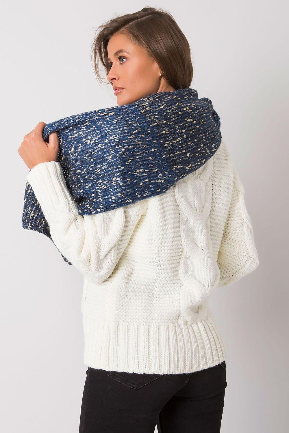  Shawl model 161165 AT 